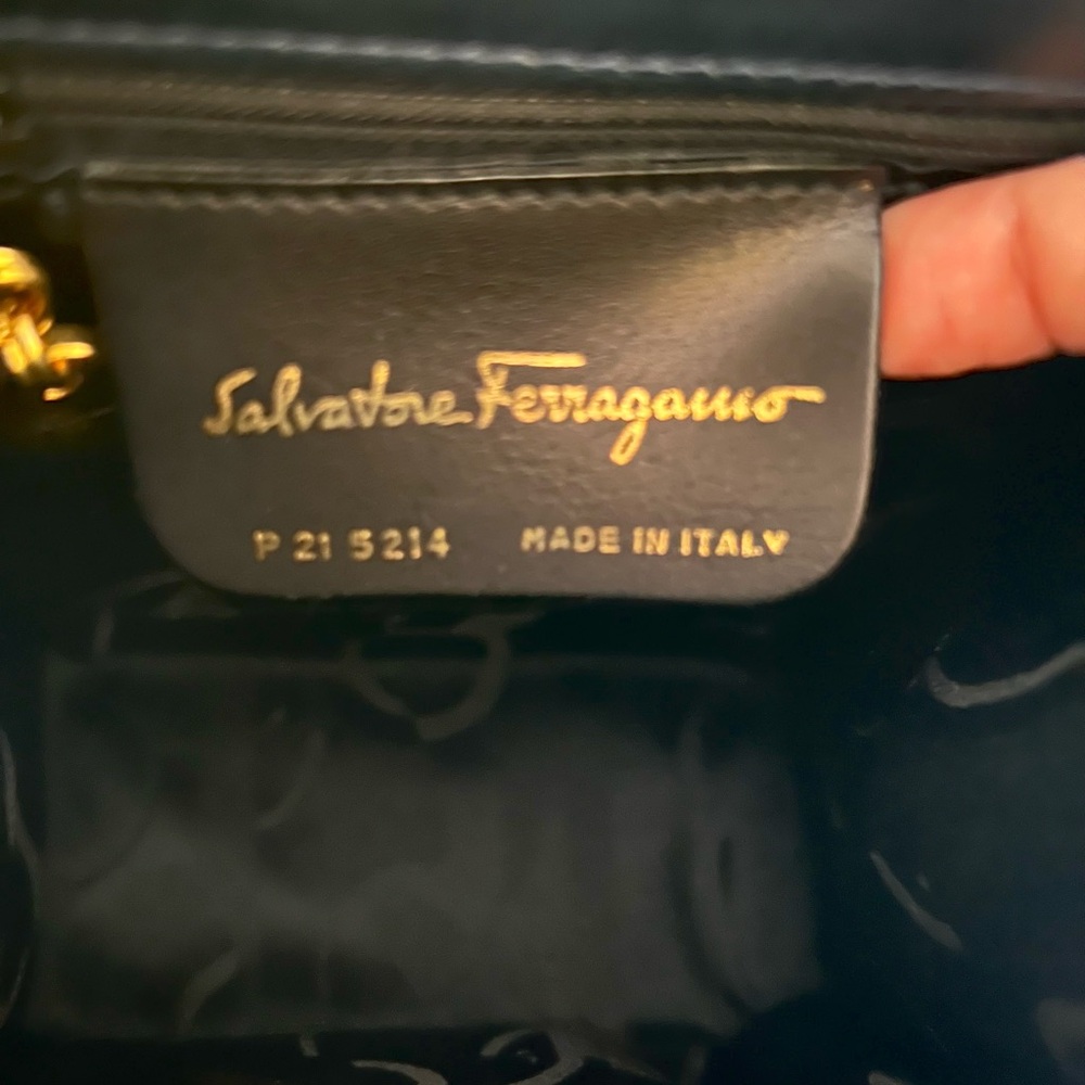 SALVATORE FERRAGAMO Navy Two-way Kisslock Top Handle Purse COA - Picture 11 of 11